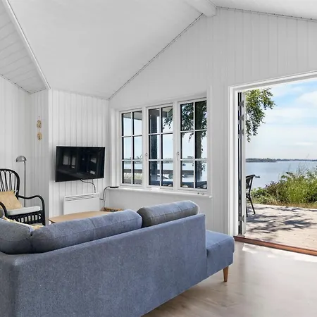 Edvardsine - 40m From The Sea By Interhome Feriehus