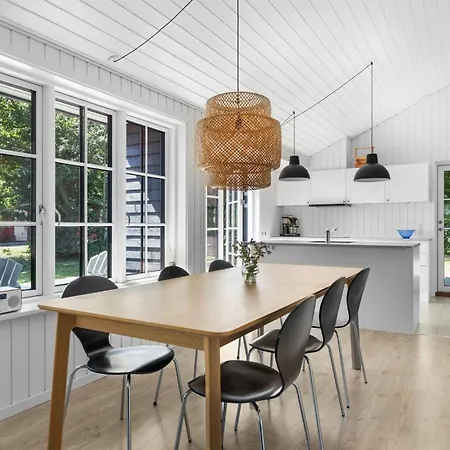 Edvardsine - 40m From The Sea By Interhome *