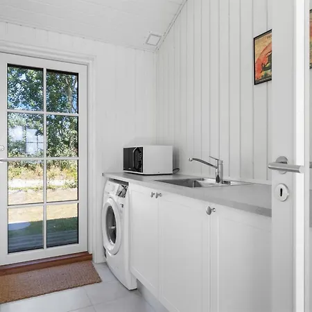 Casa de Férias Edvardsine - 40m From The Sea By Interhome *