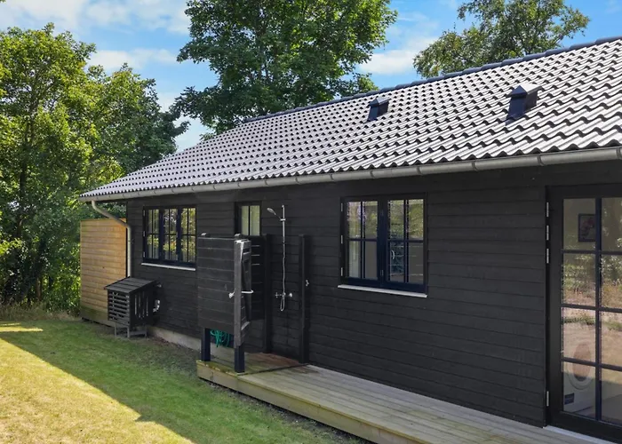 Edvardsine - 40m From The Sea By Interhome